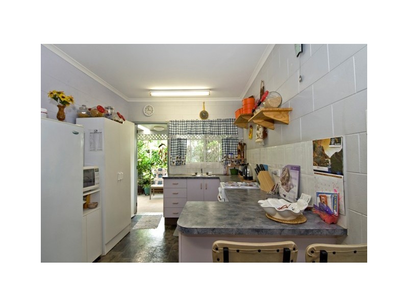 2/105 Robert, Bentley Park QLD 4869