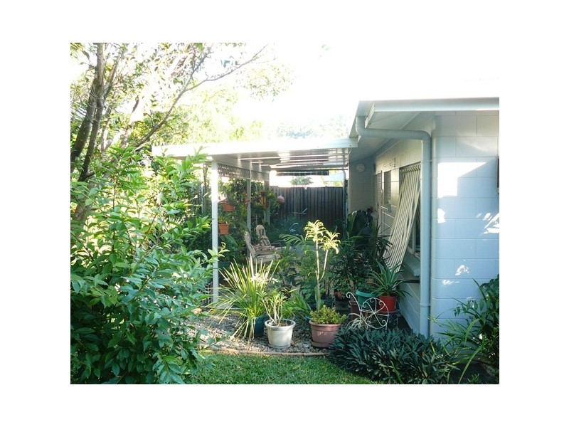 2/105 Robert, Bentley Park QLD 4869