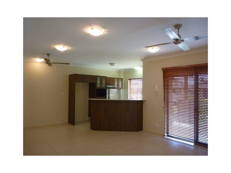 35/1 Robson Street,, Mooroobool QLD 4870