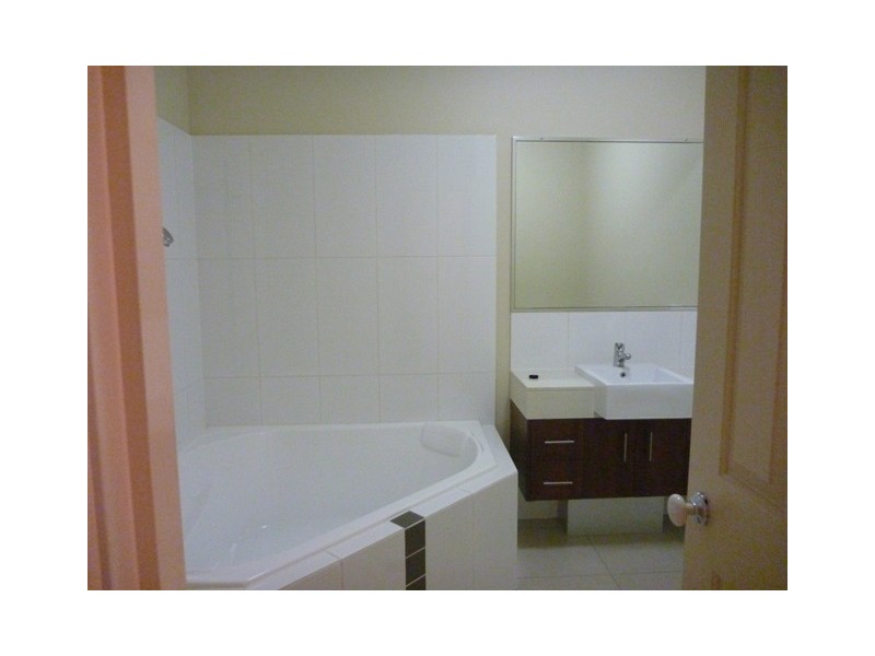 35/1 Robson Street,, Mooroobool QLD 4870