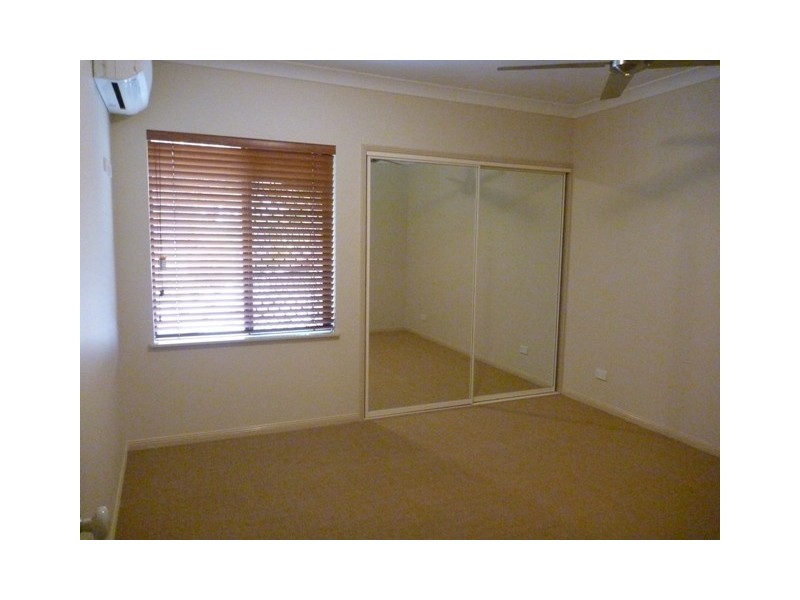 35/1 Robson Street,, Mooroobool QLD 4870