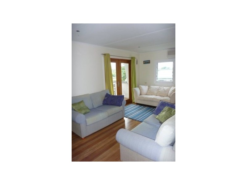 Aeroglen QLD 4870