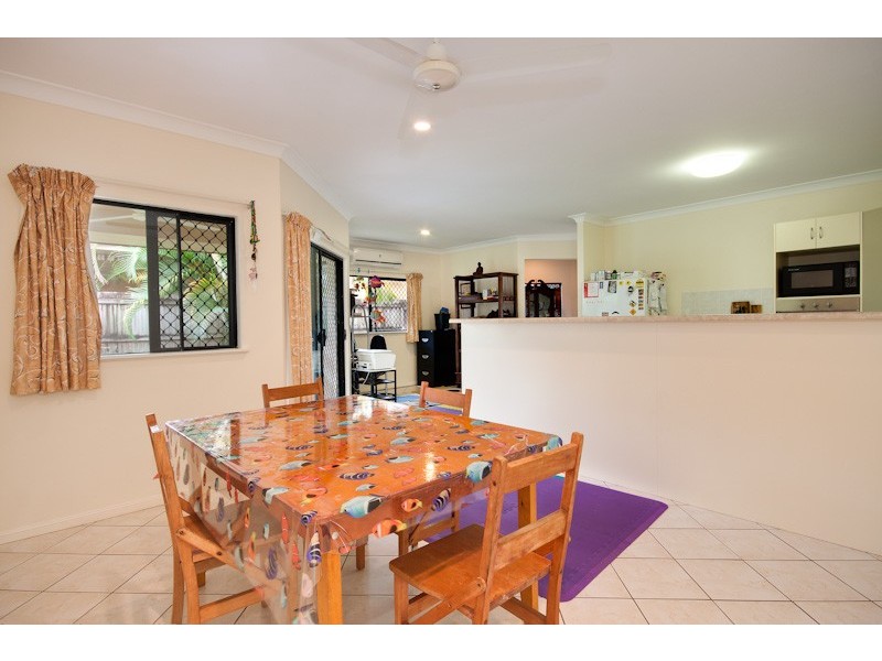 10 Beck Close, Bentley Park QLD 4869