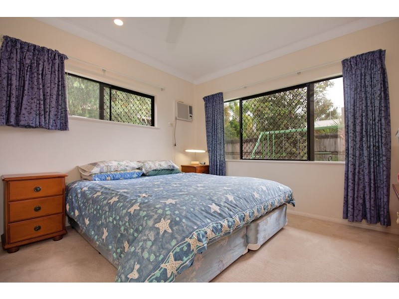 10 Beck Close, Bentley Park QLD 4869