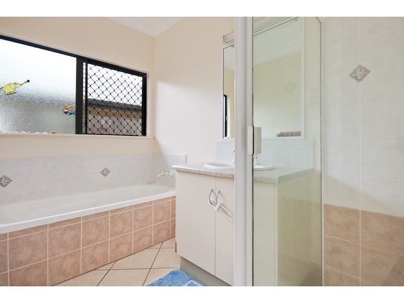 10 Beck Close, Bentley Park QLD 4869