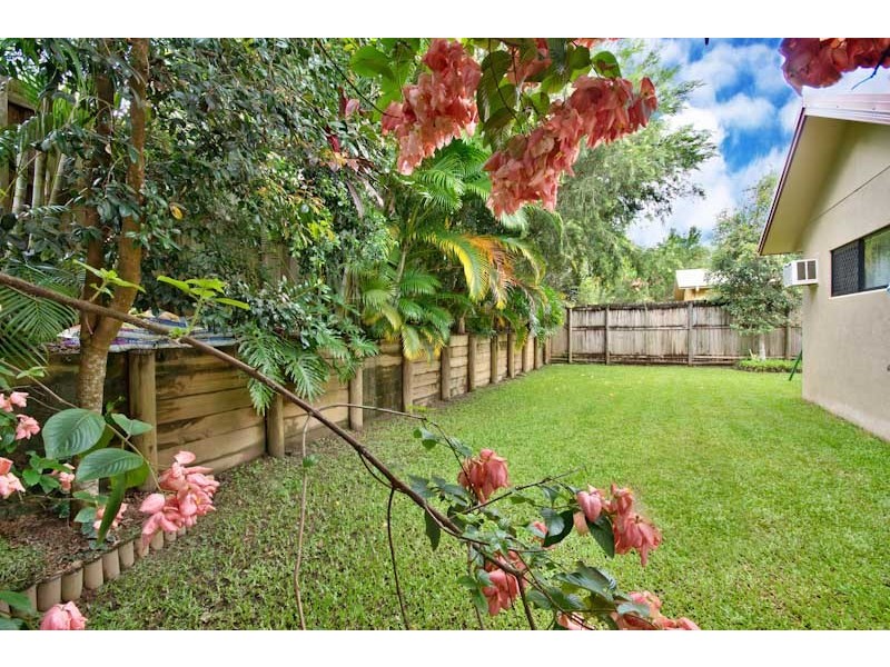 10 Beck Close, Bentley Park QLD 4869