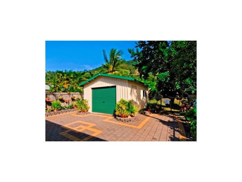 9  Tanganelli Close, Kanimbla QLD 4870