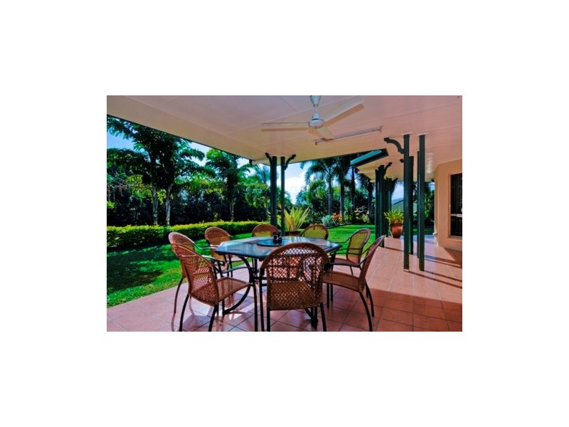 9  Tanganelli Close, Kanimbla QLD 4870