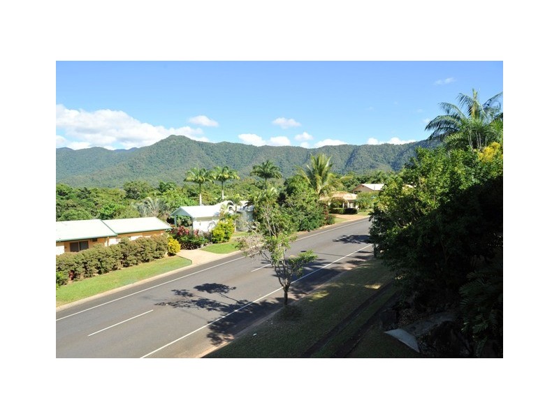 1 Guthrie Close, Bentley Park QLD 4869