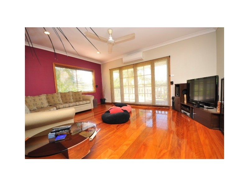 1 Guthrie Close, Bentley Park QLD 4869