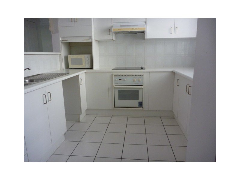 7/158 McLeod Street, Cairns North QLD 4870