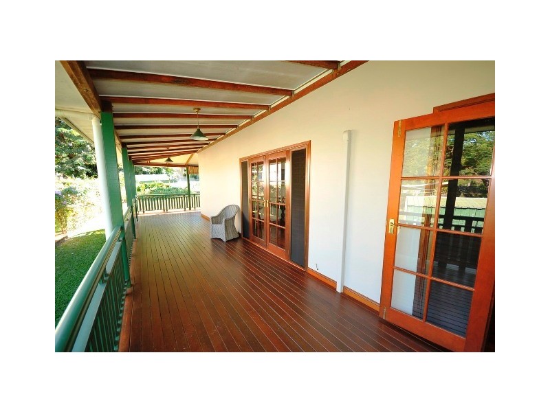 14 McHugh Crescent, Whitfield QLD 4870