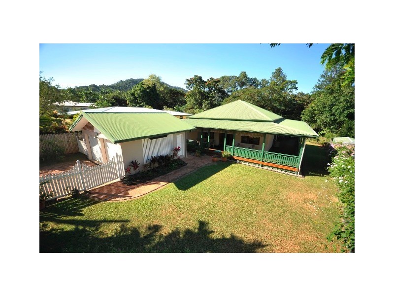14 McHugh Crescent, Whitfield QLD 4870