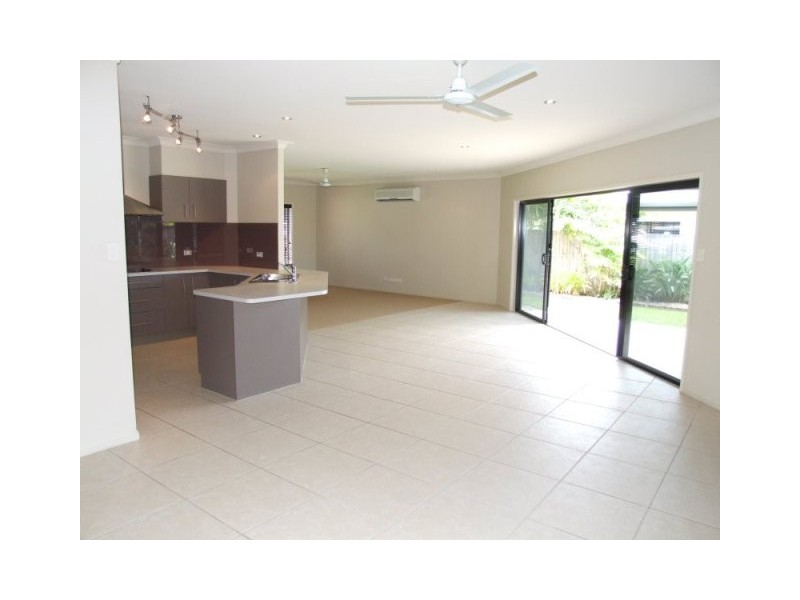 14  Lucy Close, Kanimbla QLD 4870