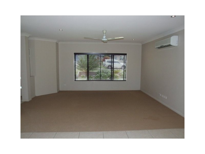14  Lucy Close, Kanimbla QLD 4870