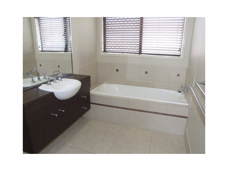 14  Lucy Close, Kanimbla QLD 4870