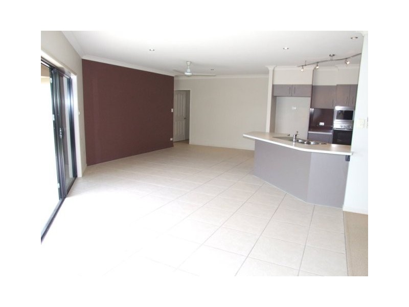 14  Lucy Close, Kanimbla QLD 4870