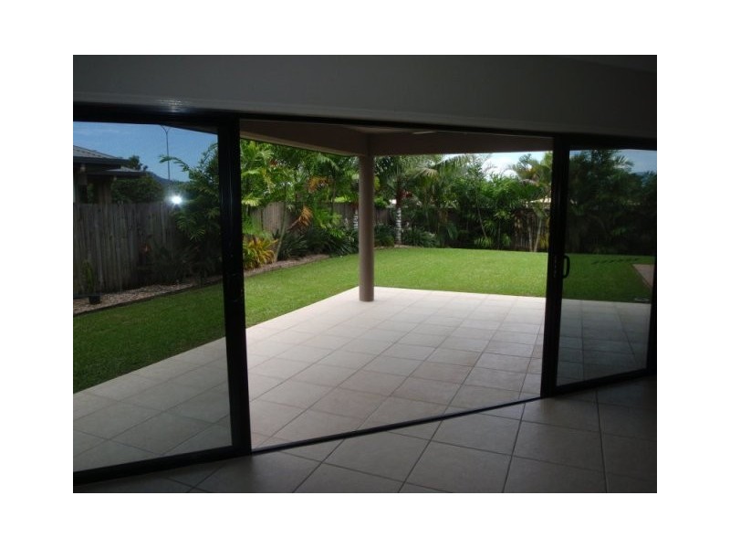 14  Lucy Close, Kanimbla QLD 4870