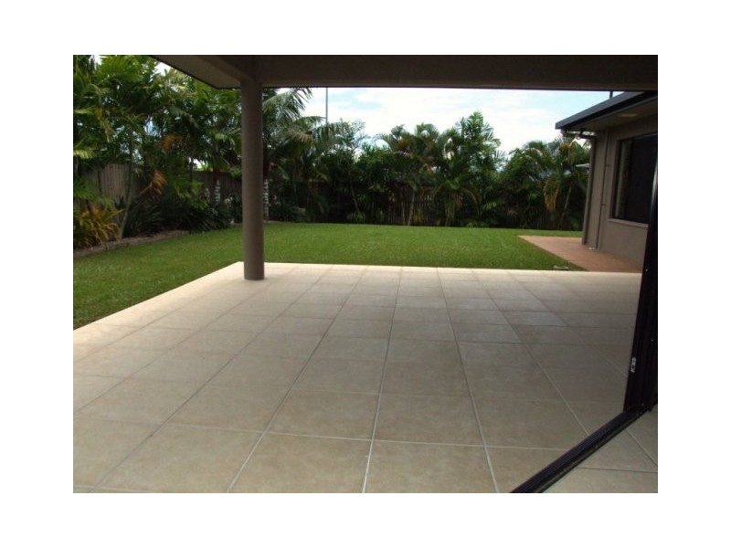 14  Lucy Close, Kanimbla QLD 4870