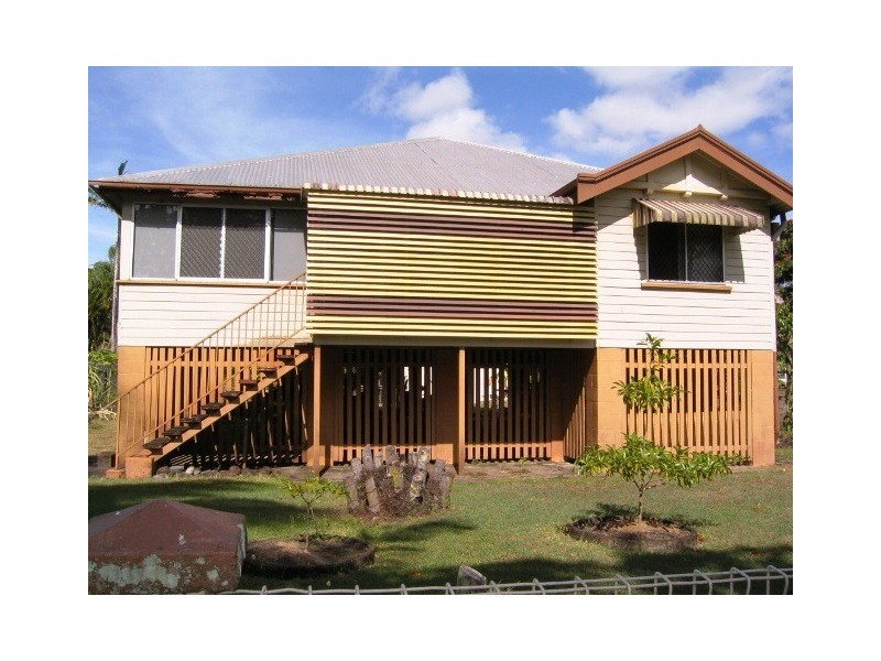 39 Smith Street, Cairns North QLD 4870