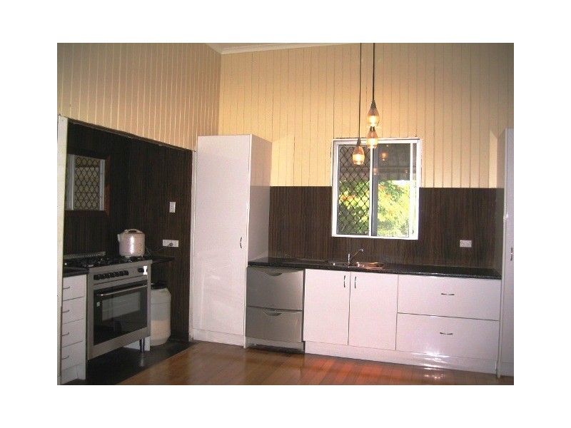 39 Smith Street, Cairns North QLD 4870