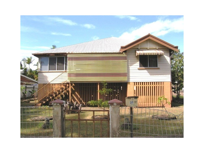 39 Smith Street, Cairns North QLD 4870