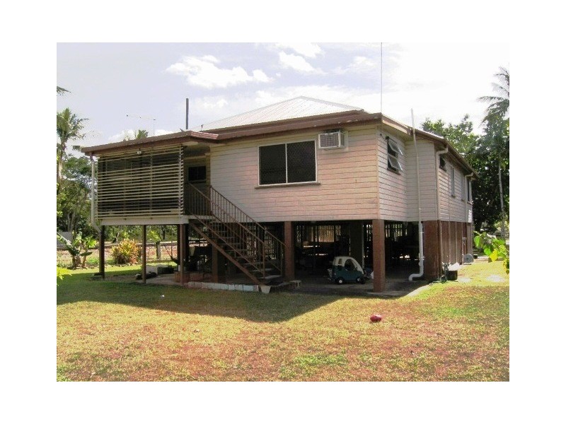 39 Smith Street, Cairns North QLD 4870
