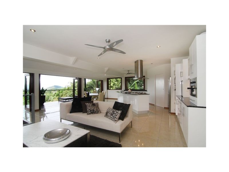 176  Sydney Close, Bayview Heights QLD 4868