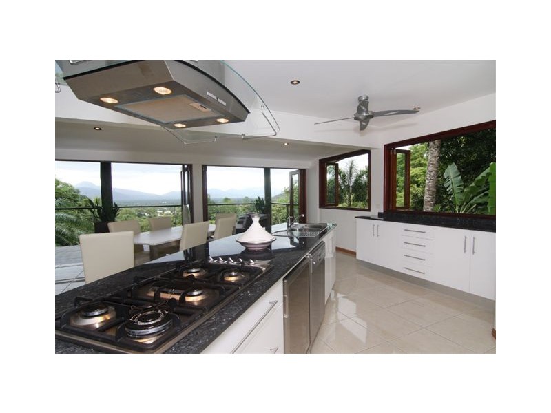 176  Sydney Close, Bayview Heights QLD 4868