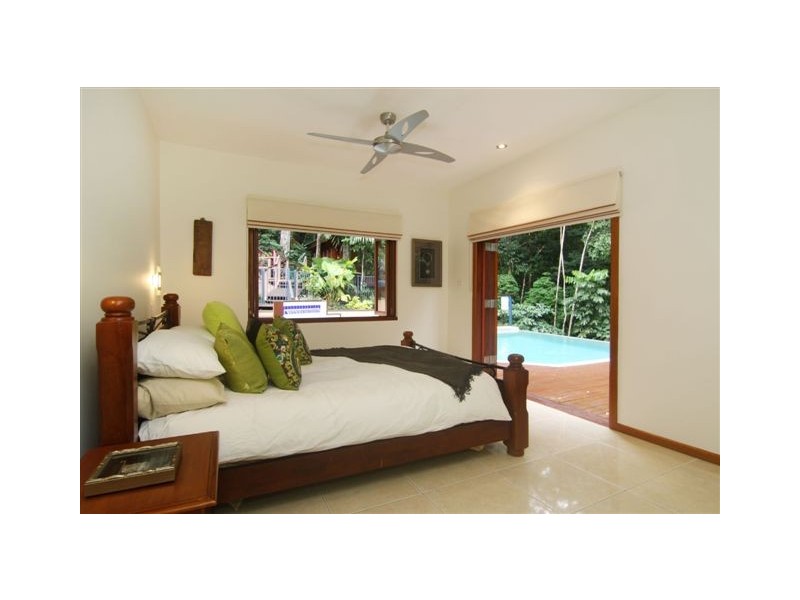 176  Sydney Close, Bayview Heights QLD 4868