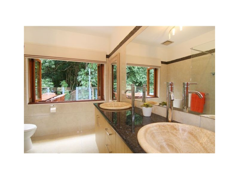 176  Sydney Close, Bayview Heights QLD 4868