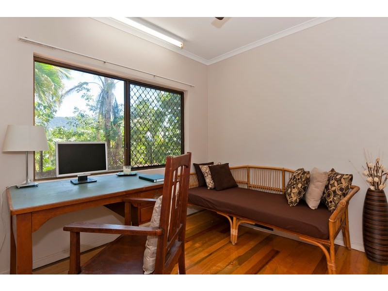 9  Bellbird Street, Bayview Heights QLD 4868