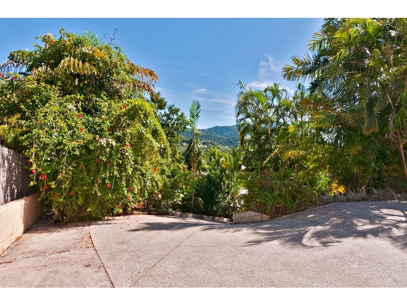 9  Bellbird Street, Bayview Heights QLD 4868