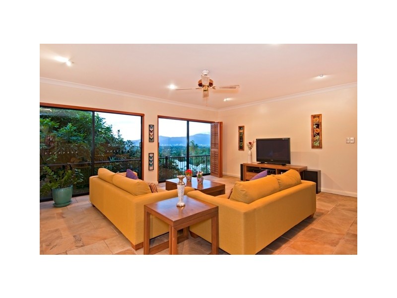 10  Strutton Place, City View Estate, Mooroobool QLD 4870