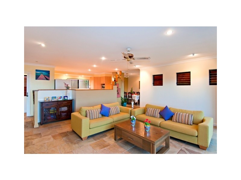 10  Strutton Place, City View Estate, Mooroobool QLD 4870