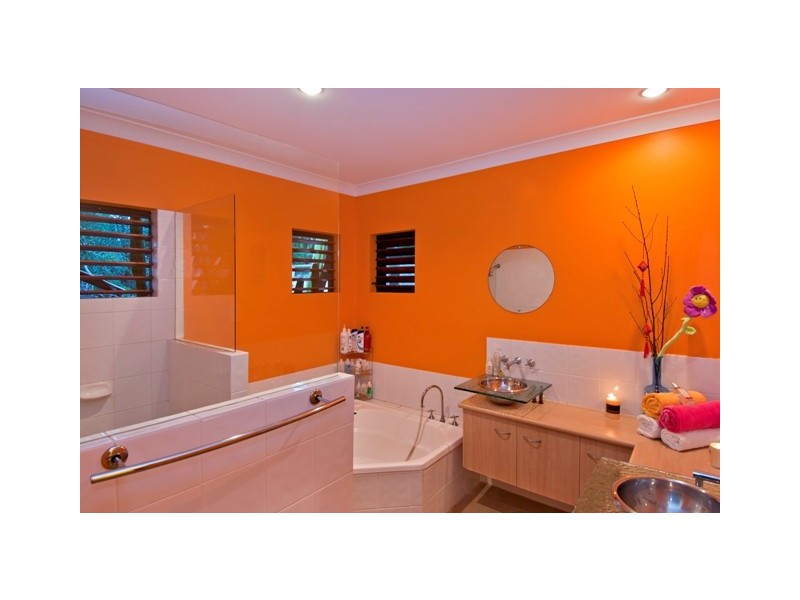 10  Strutton Place, City View Estate, Mooroobool QLD 4870