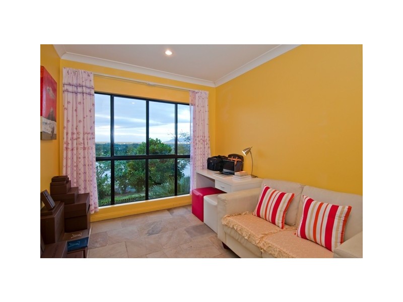 10  Strutton Place, City View Estate, Mooroobool QLD 4870