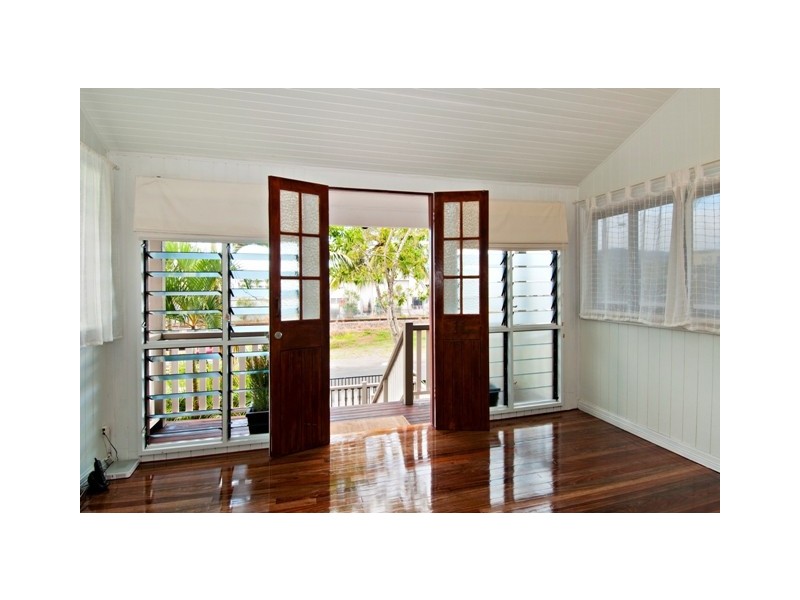 11  Dunn Street, Cairns North QLD 4870