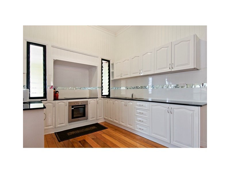 11  Dunn Street, Cairns North QLD 4870