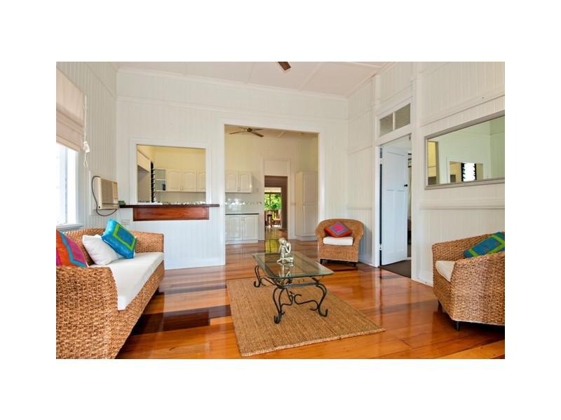 11  Dunn Street, Cairns North QLD 4870