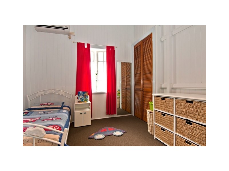 11  Dunn Street, Cairns North QLD 4870