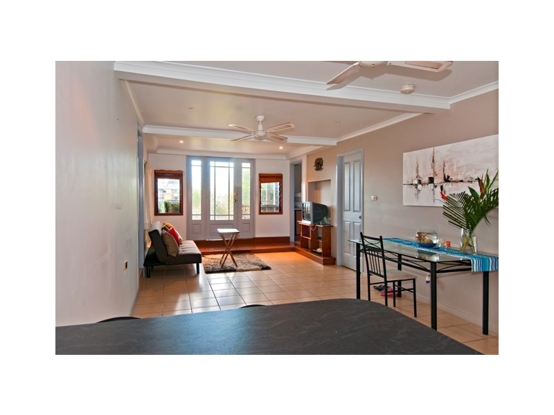 11  Dunn Street, Cairns North QLD 4870