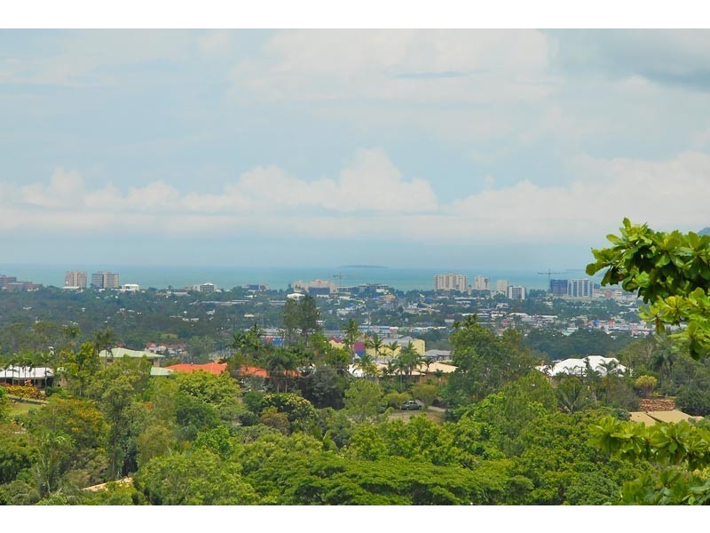 273  Toogood Road, Bayview Heights QLD 4868