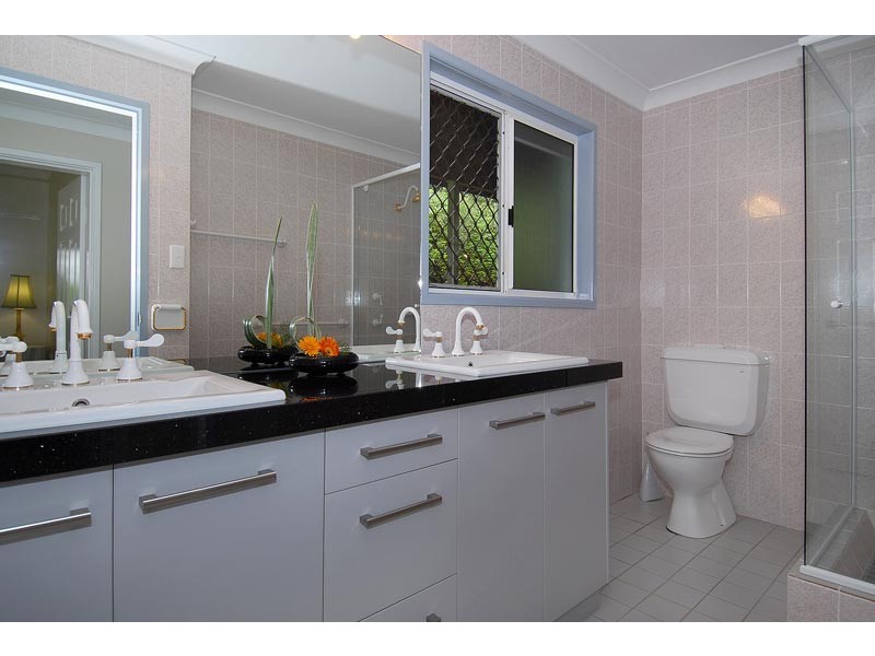 273  Toogood Road, Bayview Heights QLD 4868