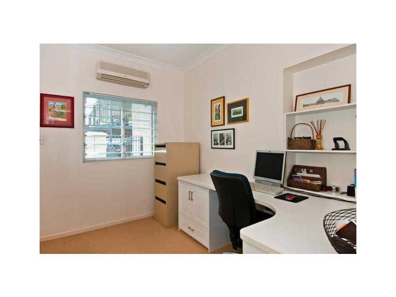 Mooroobool QLD 4870