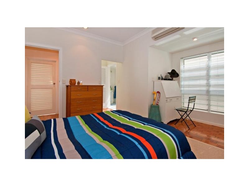 Mooroobool QLD 4870