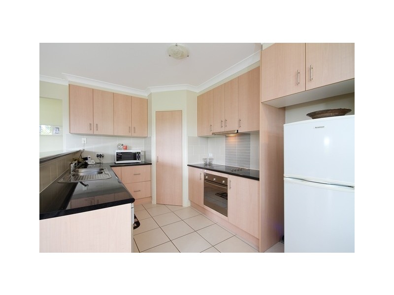 33 Fitzmaurice Drive, Bentley Park QLD 4869