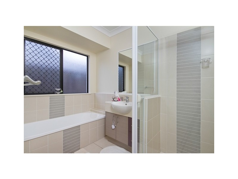 33 Fitzmaurice Drive, Bentley Park QLD 4869