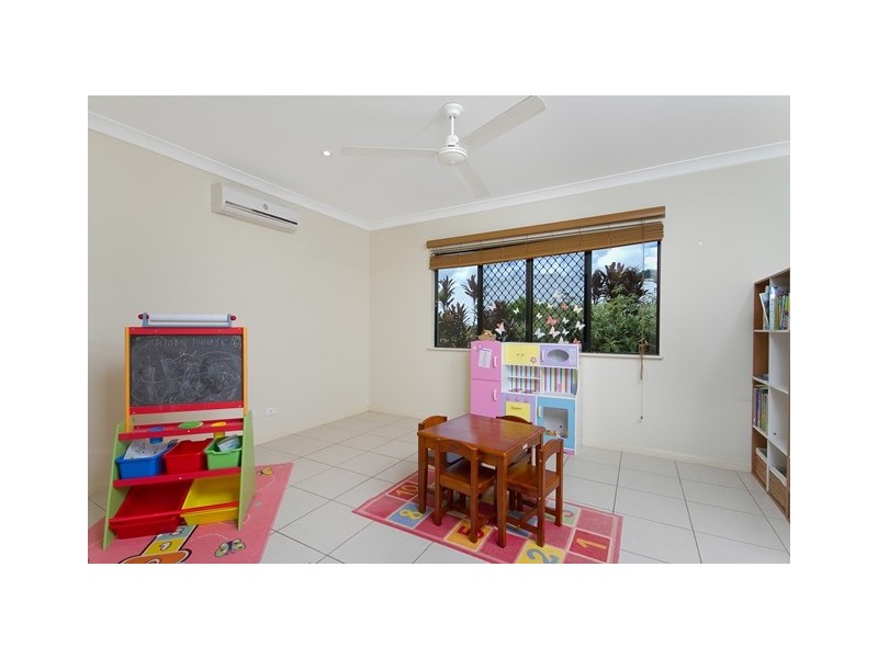 33 Fitzmaurice Drive, Bentley Park QLD 4869