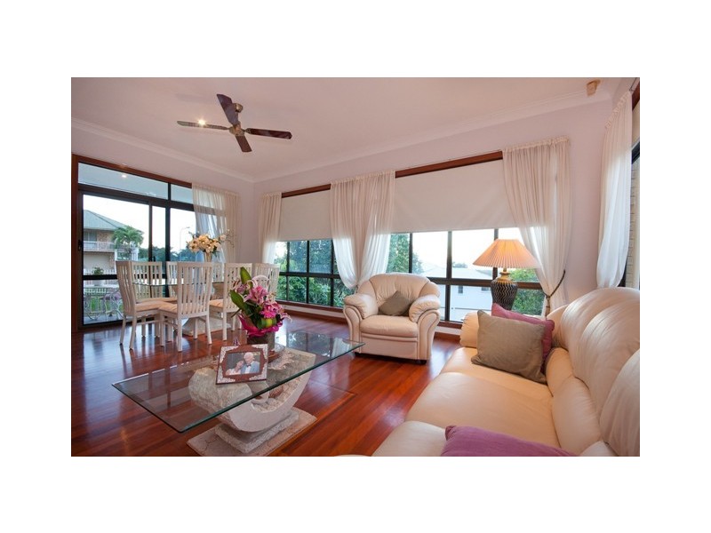 43  Summer Hill Drive, Mooroobool QLD 4870